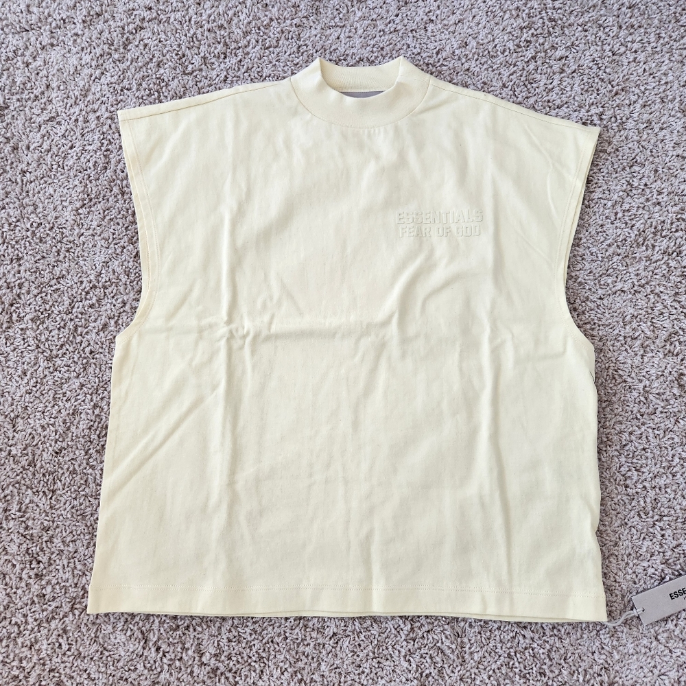 Fear of god Essentials tank